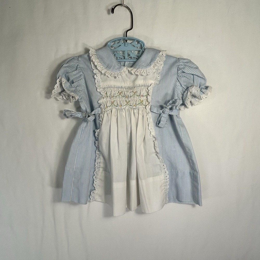 Polly Flinders Hand Smocked Dress Lightweight Blue Ruffled Collar Size 18 Months